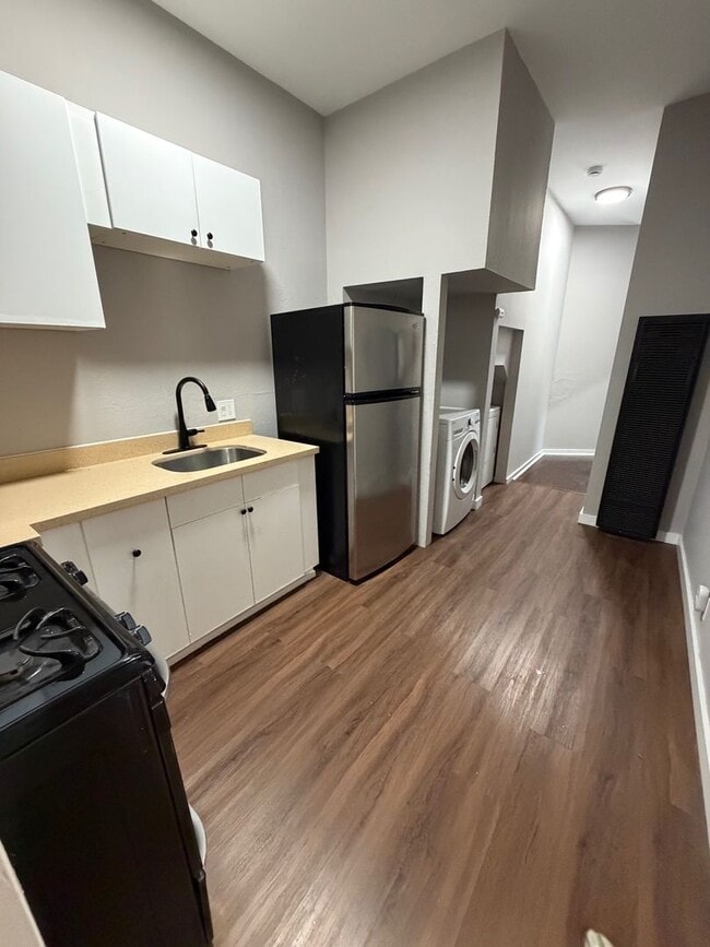 Photo - 3 Bedroom, 2 Bath Unit Unit A (Lower)
