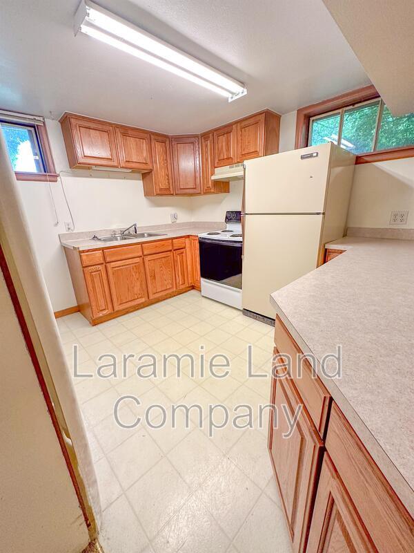 Photo - 669 N 10th St