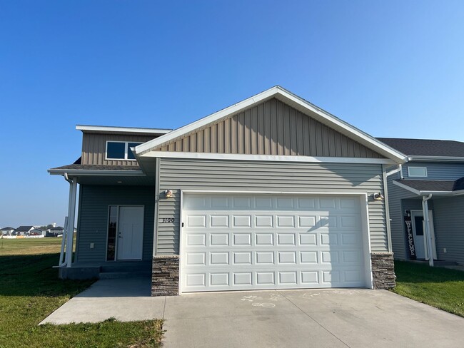 Photo - 3100 38th Ave S