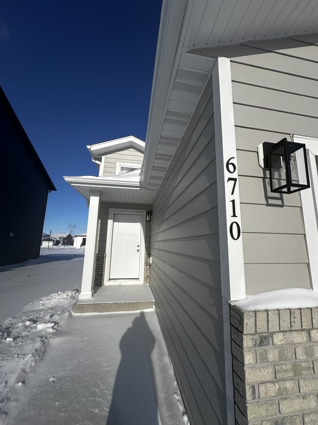 Photo - 6710 Meadow View Dr S