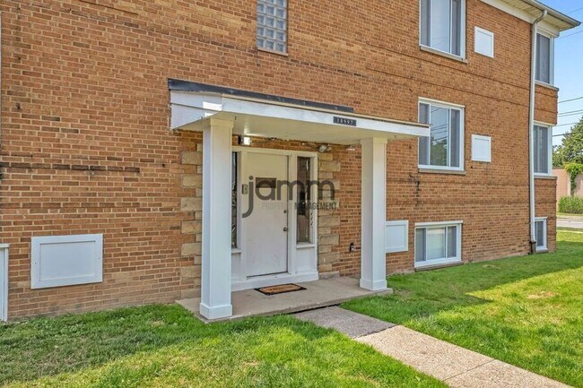 Photo - 18997 Hilliard Blvd Unit #1