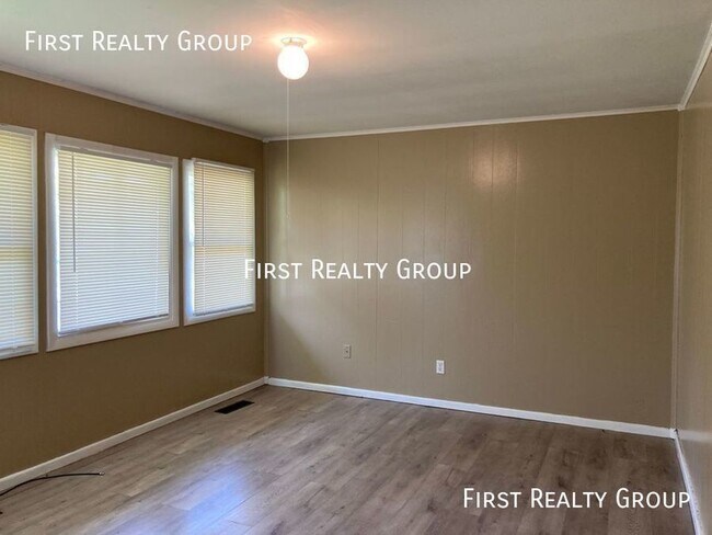 Photo - 3 Bedroom, 1 Bath Ranch Single Family home...