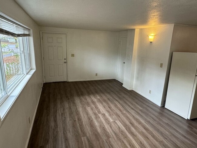 Photo - 2 Bedroom Triplex Unit in Springfield