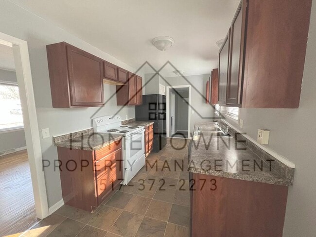 Photo - 913 Pierce Rd