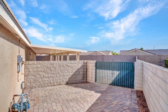 Photo - 4 bed, 2.5 bath single-story home in the g...
