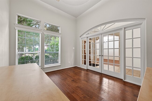 Photo - 5215 Field Briar Ln