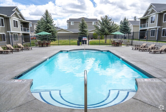 Pool - The Reserve at Shelley Lake Rental