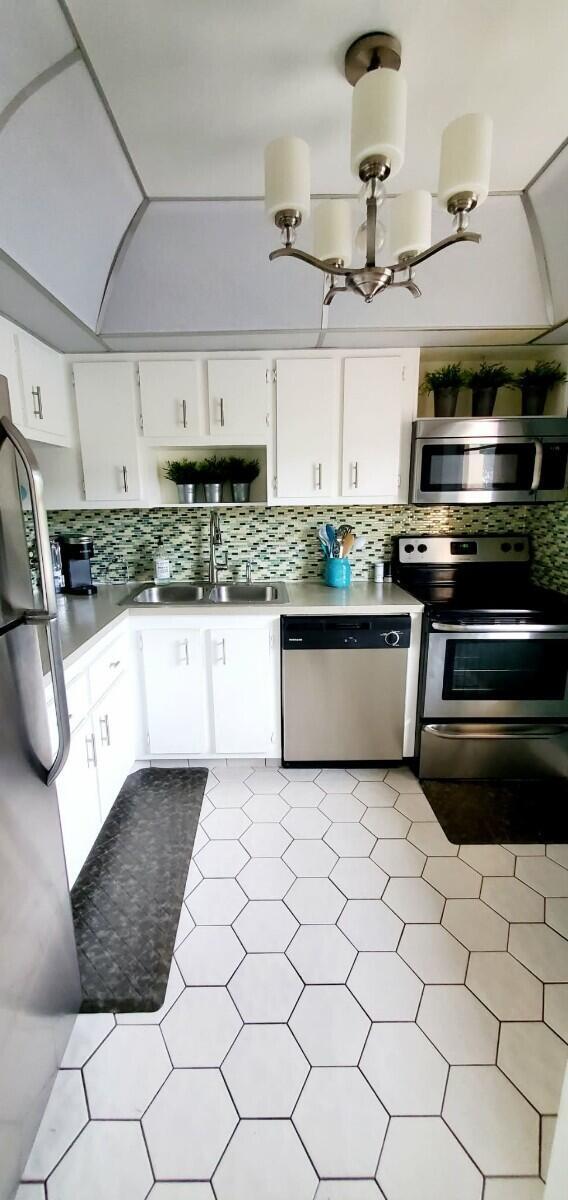 1010 Country Club Dr Unit 206