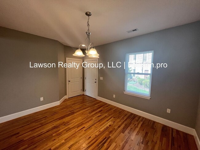 Photo - Luxurious Colonial Green Townhome