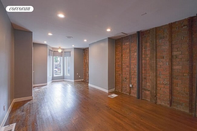 Building Photo - 475 Van Buren St Rental