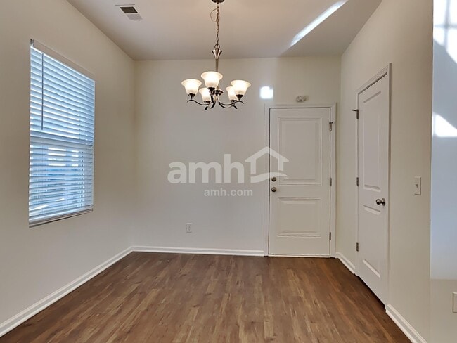 Photo - 405 Ridgedale Rd