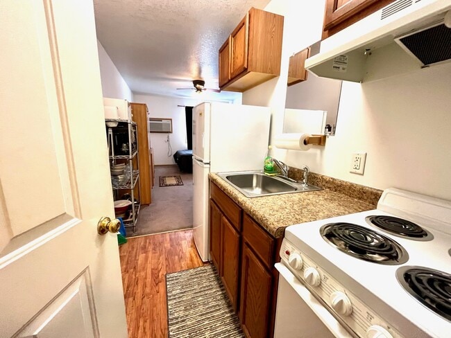 Empire Apartments - Empire Apartments