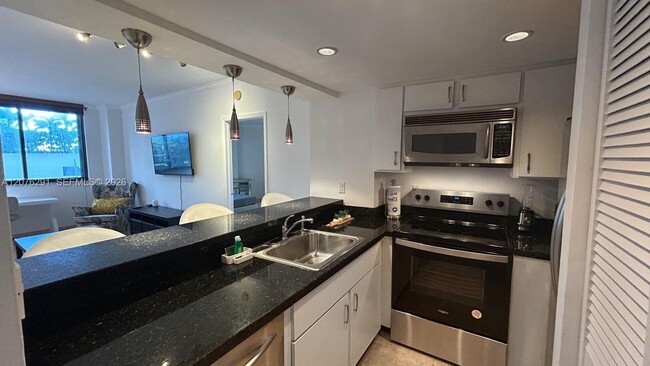 Photo - 540 Brickell Key Dr Unit # 512