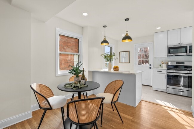 Photo - 5004 Sargent Rd NE