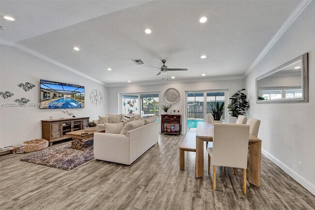 Photo - 6549 Sleepy Willow Way