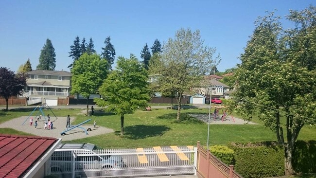 Photo - 7337 Jubilee Av