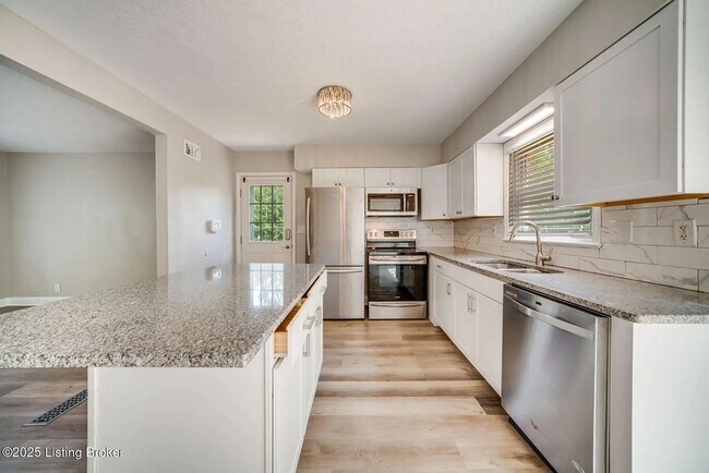 Photo - 6312 Six Mile Ln