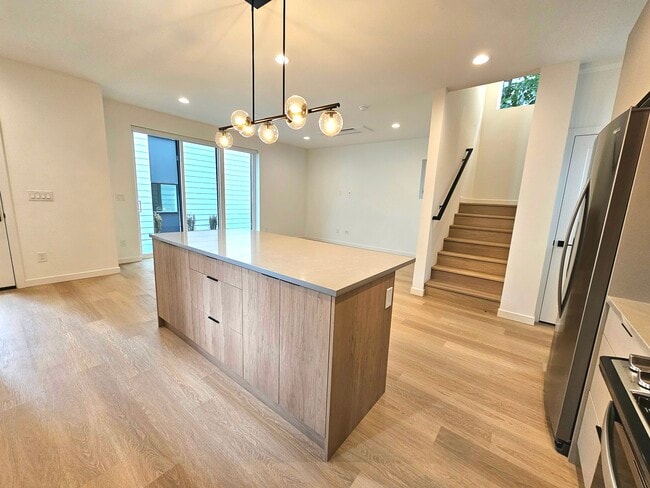 Photo - 922 16th Ave