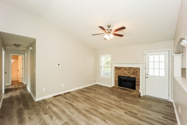 Photo - 575 Sycamore Dr