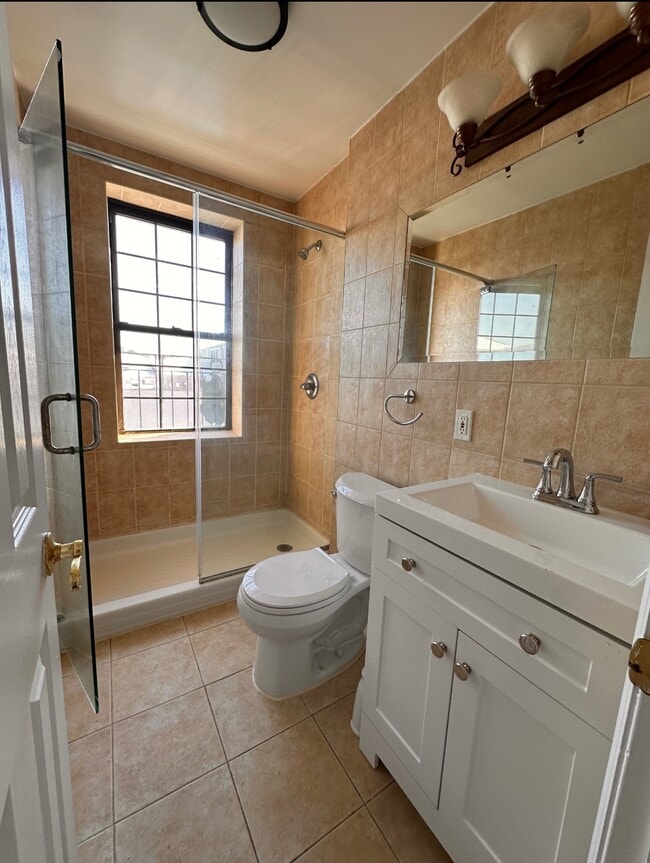 Photo - 890 W Beech St