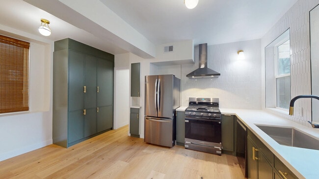 Photo - 2742 Sutter St