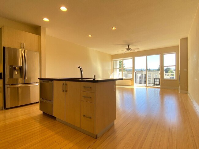 Photo - Spacious 3 bed/2bath Penthouse Unit Downto...