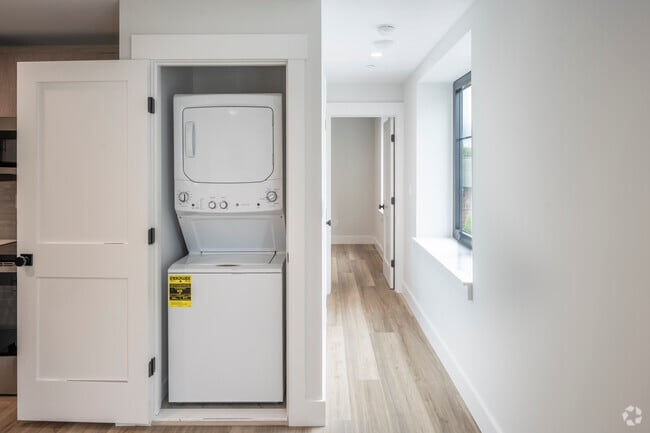 1BR, 1BA - 650SF - Washer/Dryer
