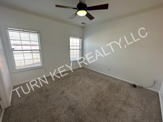 Photo - 264 Springdale Dr