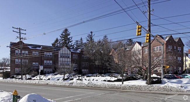 Photo - 1687 Broad St