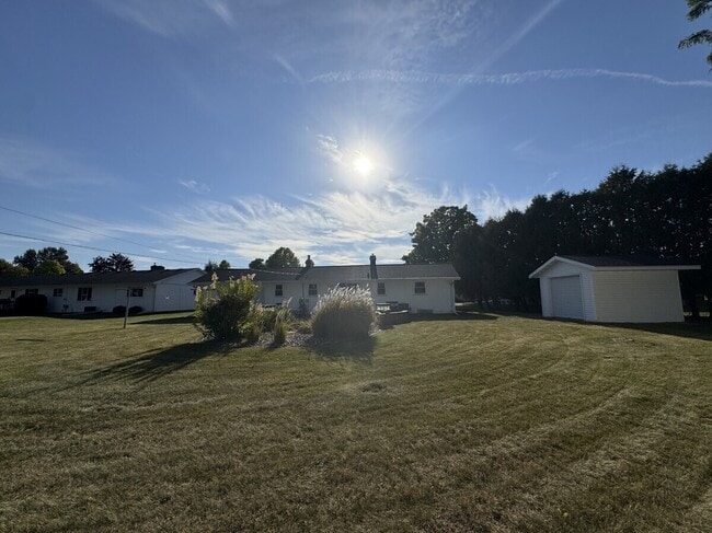 Photo - 1798 Chateau Dr