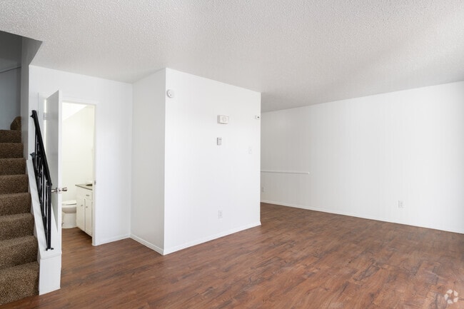 1BR, 1.5BA - 990SF - Living Room