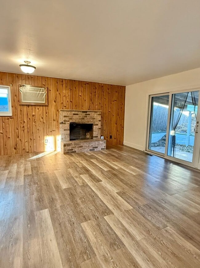 Photo - 2905 Scholl Dr