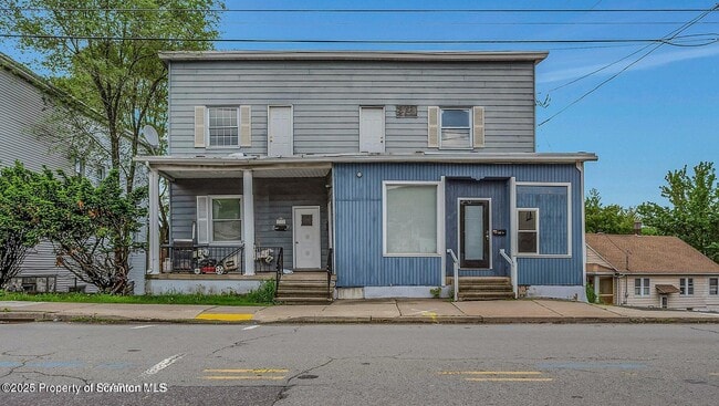 Building Photo - 1202 Main St Rental