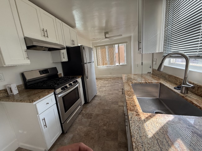 Photo - 1327 Ashby Ave Unidad C