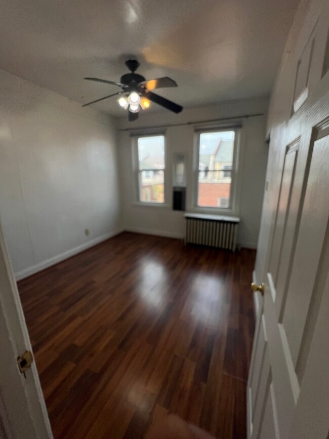Photo - 366 Meyran Ave
