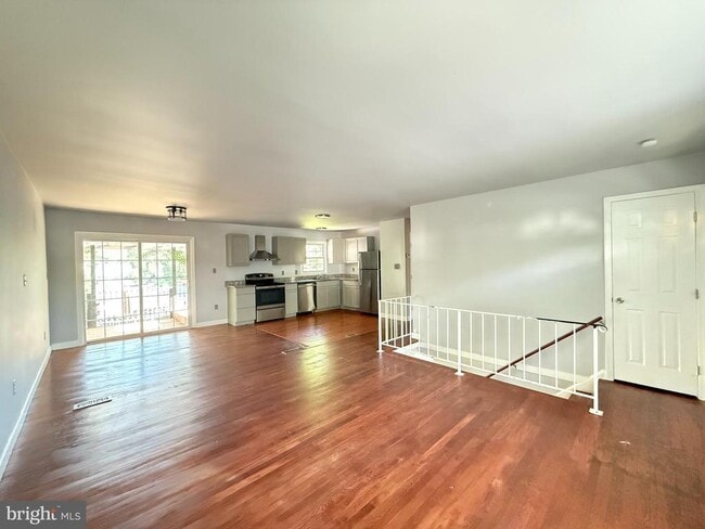 Photo - 4537 Kingston Rd