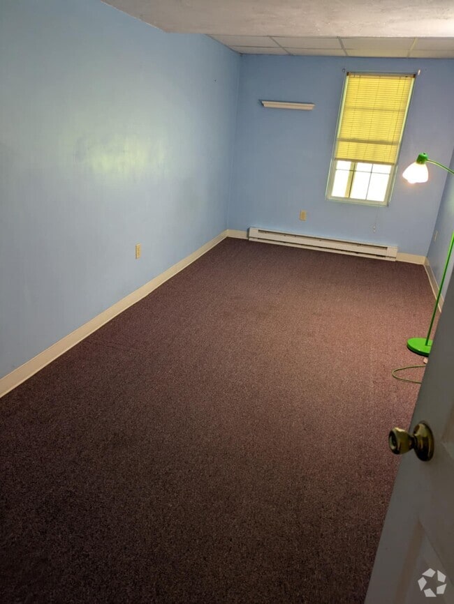 Building Photo - 20 Box Pond Rd Rental