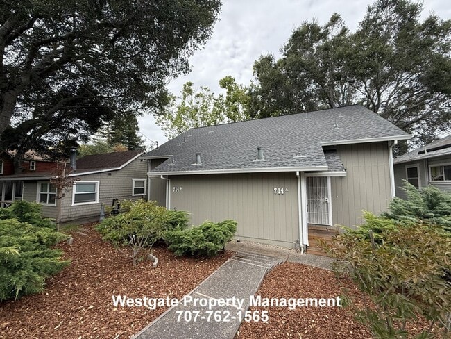 Building Photo - 714 I St Unit 714 I Street, A