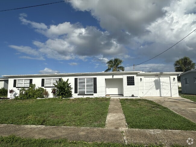 Building Photo - "Elegant 3-Bed Waterfront Home"