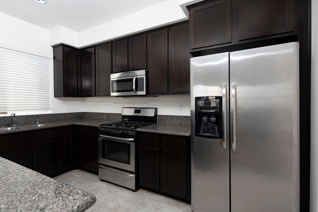 Photo - 2 WEEKS FREE!!! 2BR Townhouse in Imperial Beach with Washer/Dryer and Garage!