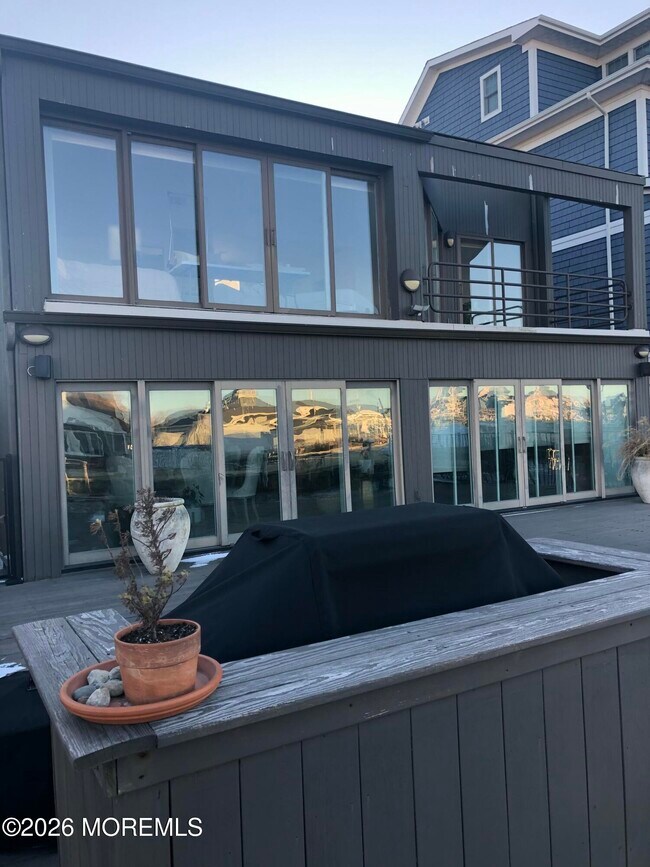 232 Hayes Ct