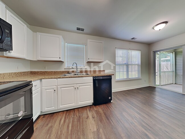 Photo - 122 Towering Pine Dr