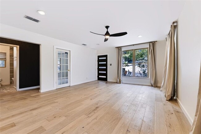 1201 Loma Dr