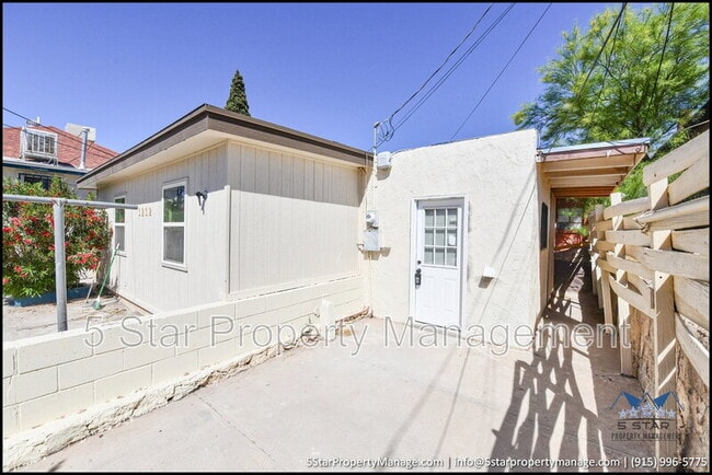 Building Photo - 1212 N Laurel St Unit B
