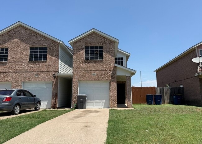Nice property close to the Red Bird Mall - Nice property close to the Red Bird Mall Townhome