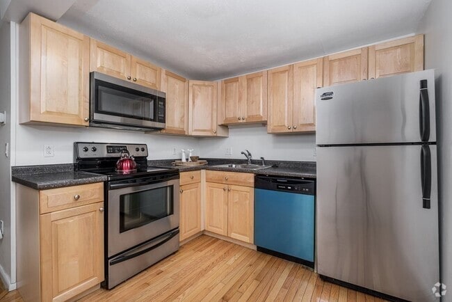 Building Photo - 95 Maple St Rental