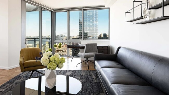 505 W 37th St Unit 906