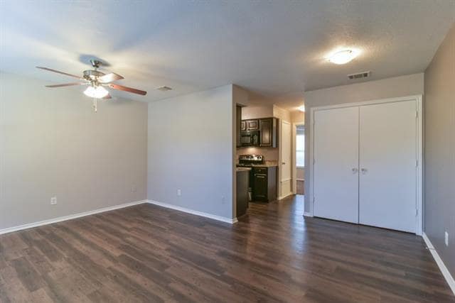 Photo - 820 Southeast Pkwy