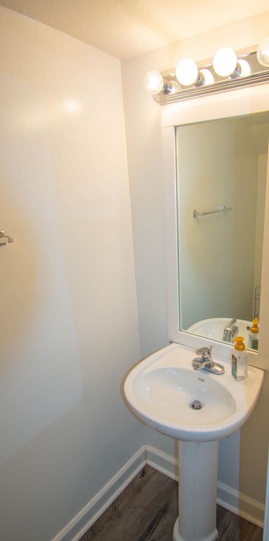 Photo - 102 Springwood Dr
