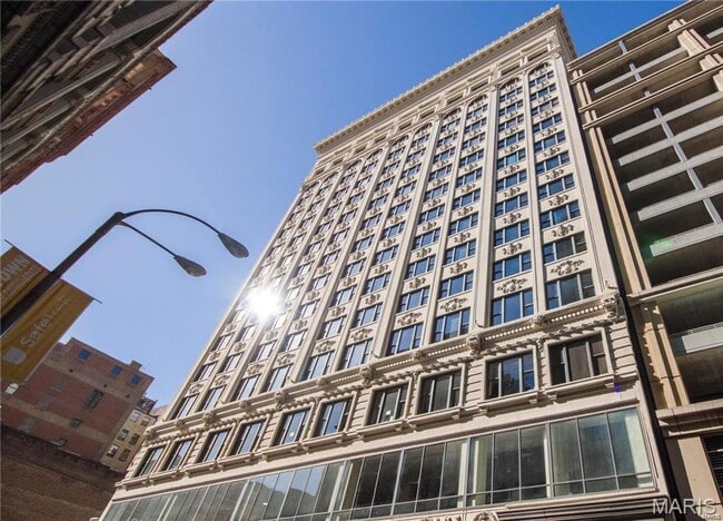 Building Photo - 915 Olive St